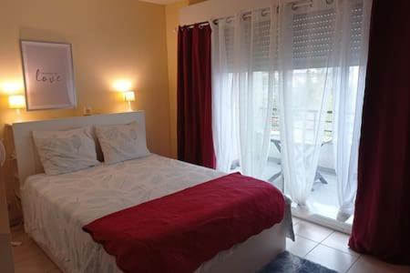 Studio Sur La Plage Des Dagueys Libourne Exteriör bild